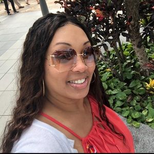 Meet your Posher, Jeanette